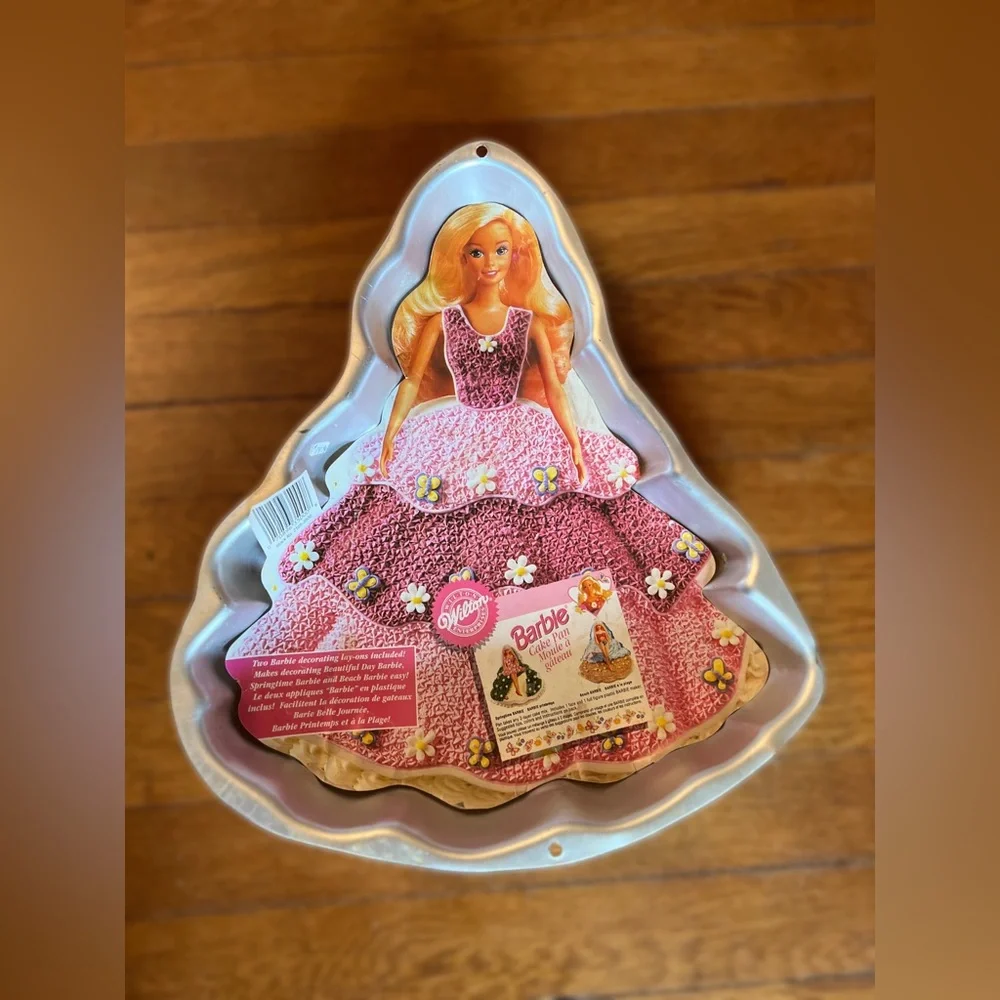 Vintage Wilton Cake Supplies and Cake Pan